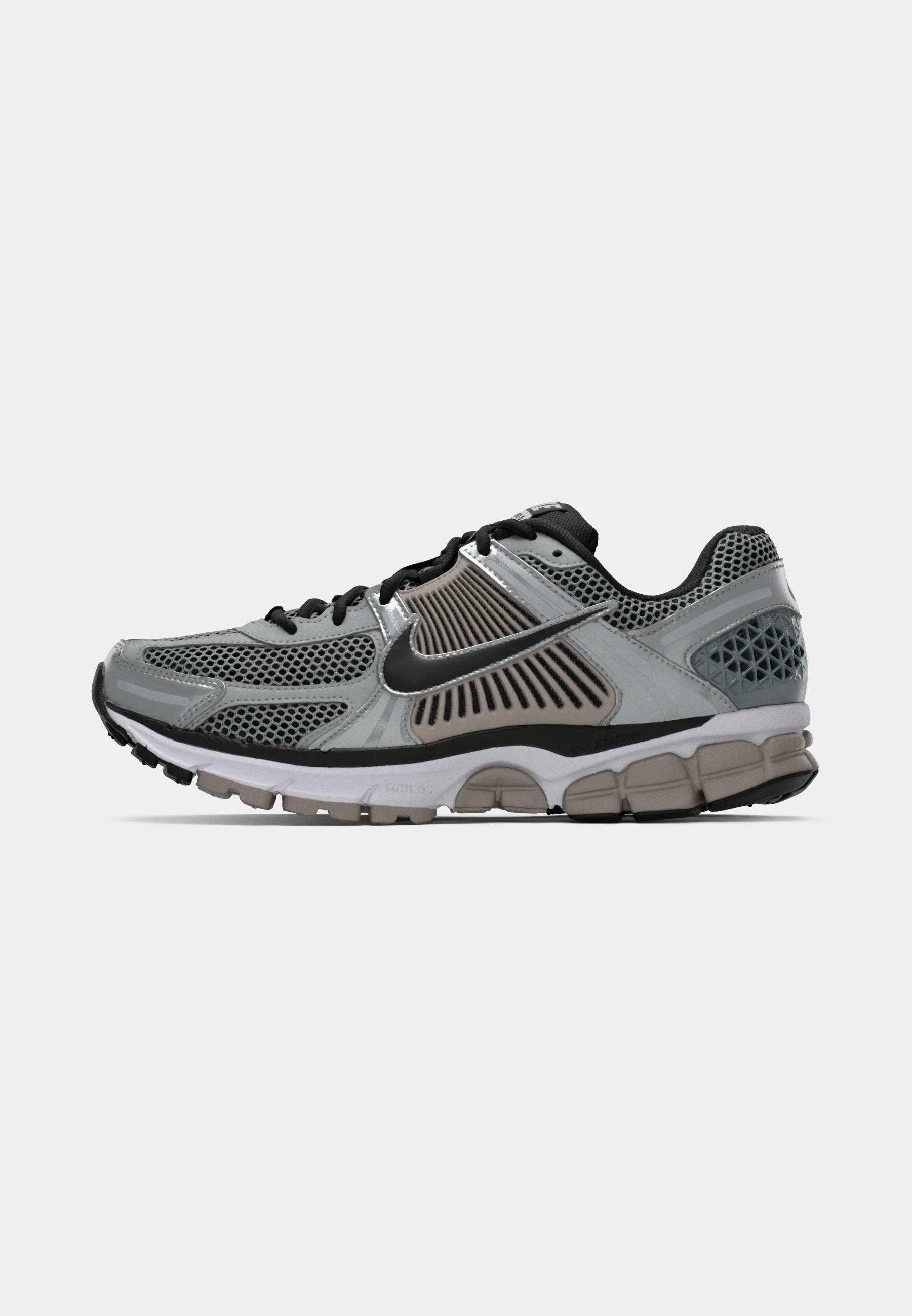 SNEAKERS ZOOM VOMERO 5 